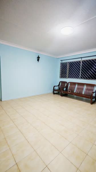 925 Jurong West Street 92, 925 Jurong West Street 92, 3 Bedrooms, 1,109 sqft, HDB Flat For Sale, by Vernon Low, 500209750 - Living Room - PropertyGuru.com.sg