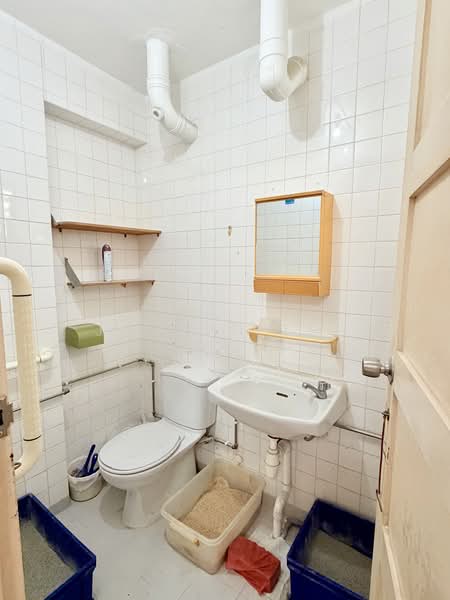 113 Serangoon North Avenue 1, 113 Serangoon North Avenue 1, 3 Bedrooms, 1,076 sqft, HDB Flat For Sale, by Joseph Lee, 500209754 - Bathroom - PropertyGuru.com.sg