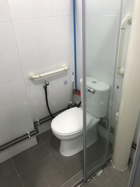 408 Sin Ming Avenue, 408 Sin Ming Avenue, 3 Bedrooms, 1,291 sqft, HDB Flat For Rent, by Mohd Trisno, 500209760 - Bathroom - PropertyGuru.com.sg