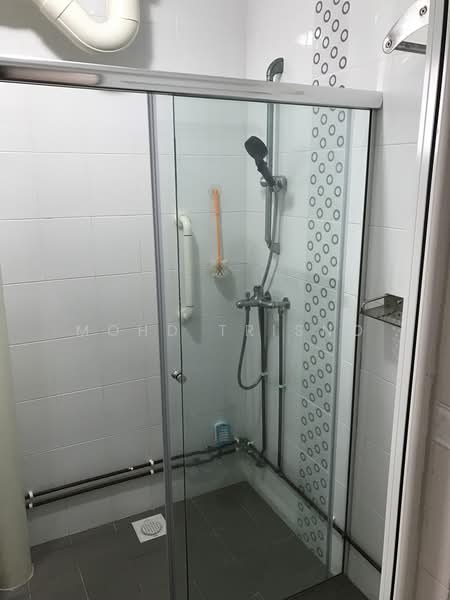 408 Sin Ming Avenue, 408 Sin Ming Avenue, 3 Bedrooms, 1,291 sqft, HDB Flat For Rent, by Mohd Trisno, 500209760 - Bathroom - PropertyGuru.com.sg