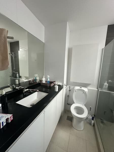 Avila Gardens, 11 Flora Road, 3 Bedrooms, 1,324 sqft, Condominium For Rent, by Yang Liang Tan, 500209761 - Bathroom - PropertyGuru.com.sg
