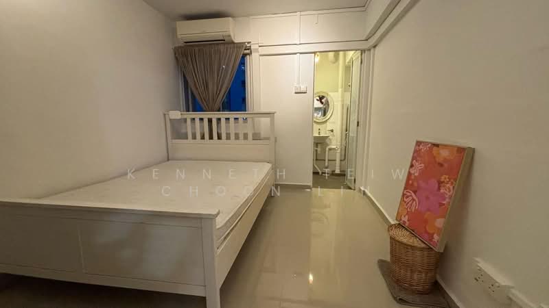 621 Ang Mo Kio Avenue 9, 621 Ang Mo Kio Avenue 9, 2 Bedrooms, 732 sqft, HDB Flat For Sale, by Kenneth Teiw Choon Lin, 500209768 - Bedroom - PropertyGuru.com.sg