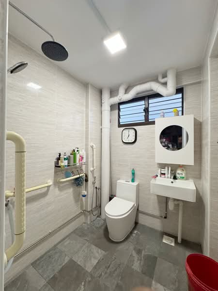 861 Tampines Avenue 5, 861 Tampines Avenue 5, 4 Bedrooms, 1,313 sqft, HDB Flat For Sale, by Risdian Isbintara, 500209785 - Bathroom - PropertyGuru.com.sg