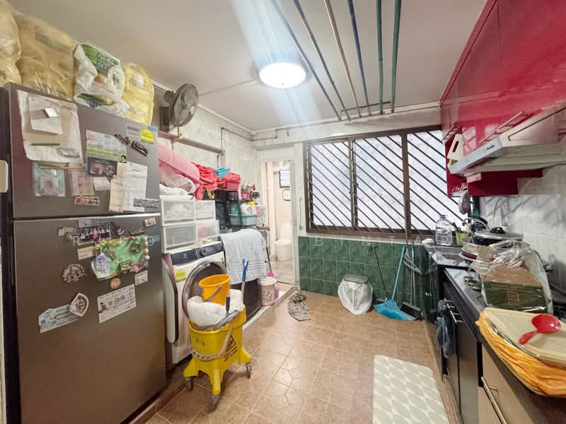 861 Tampines Avenue 5, 861 Tampines Avenue 5, 4 Bedrooms, 1,313 sqft, HDB Flat For Sale, by Risdian Isbintara, 500209785 - Kitchen - PropertyGuru.com.sg