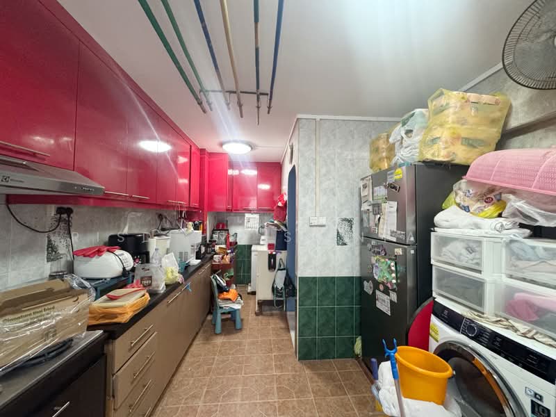 861 Tampines Avenue 5, 861 Tampines Avenue 5, 4 Bedrooms, 1,313 sqft, HDB Flat For Sale, by Risdian Isbintara, 500209785 - Kitchen - PropertyGuru.com.sg