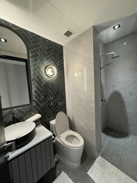 Seventy St Patrick's, 70 Saint Patrick's Road, 3 Bedrooms, 936 sqft, Condominium For Sale, by Soh Shuai Quan (SQ), 500209786 - Bathroom - PropertyGuru.com.sg