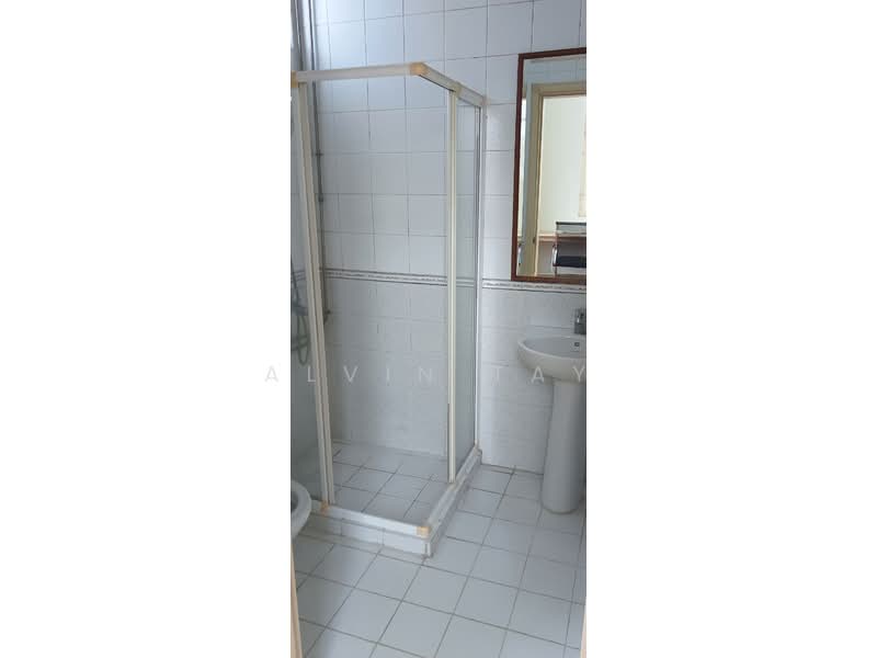 658831, , Room Rental, 200 sqft, Semi-Detached House For Rent, by Alvin Tay, 500209803 - Bathroom - PropertyGuru.com.sg