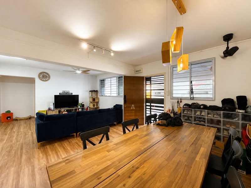 229 Choa Chu Kang Central, 229 Choa Chu Kang Central, 3 Bedrooms, 1,119 sqft, HDB Flat For Sale, by Lydia J, 500209819 - Living Room - PropertyGuru.com.sg