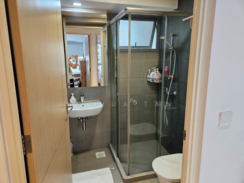 138C Lorong 1A Toa Payoh, 138C Lorong 1A Toa Payoh, 3 Bedrooms, 1,216 sqft, HDB Flat For Sale, by Joshua Tan, 500209850 - Bathroom - PropertyGuru.com.sg