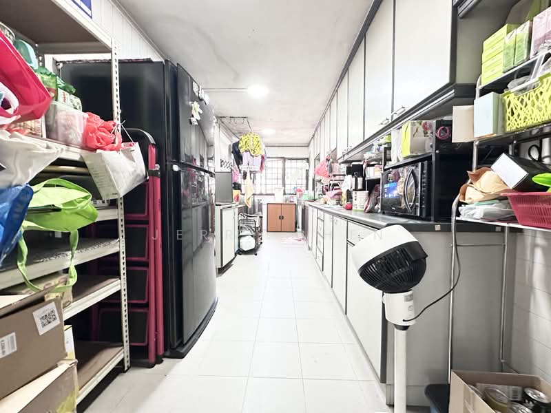 319 Bukit Batok Street 33, 319 Bukit Batok Street 33, 3 Bedrooms, 1,313 sqft, HDB Flat For Sale, by Jerry Chen, 500209879 - Kitchen - PropertyGuru.com.sg