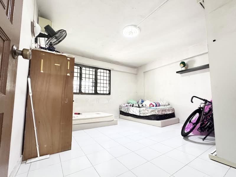 319 Bukit Batok Street 33, 319 Bukit Batok Street 33, 3 Bedrooms, 1,313 sqft, HDB Flat For Sale, by Jerry Chen, 500209879 - Bedroom - PropertyGuru.com.sg