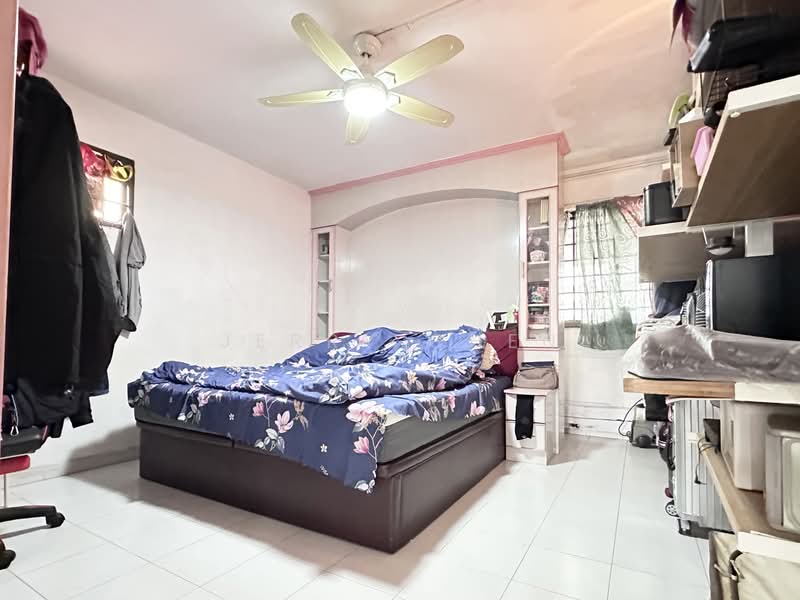 319 Bukit Batok Street 33, 319 Bukit Batok Street 33, 3 Bedrooms, 1,313 sqft, HDB Flat For Sale, by Jerry Chen, 500209879 - Bedroom - PropertyGuru.com.sg