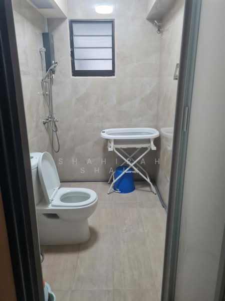 987D Jurong West Street 93, 987D Jurong West Street 93, Room Rental, 215 sqft, HDB Flat For Rent, by Shahirah Shaik, 500209889 - Bathroom - PropertyGuru.com.sg