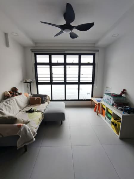420B Northshore Drive, 420B Northshore Drive, 3 Bedrooms, 1,012 sqft, HDB Flat For Sale, by Bobby Ho, 500209897 - Living Room - PropertyGuru.com.sg