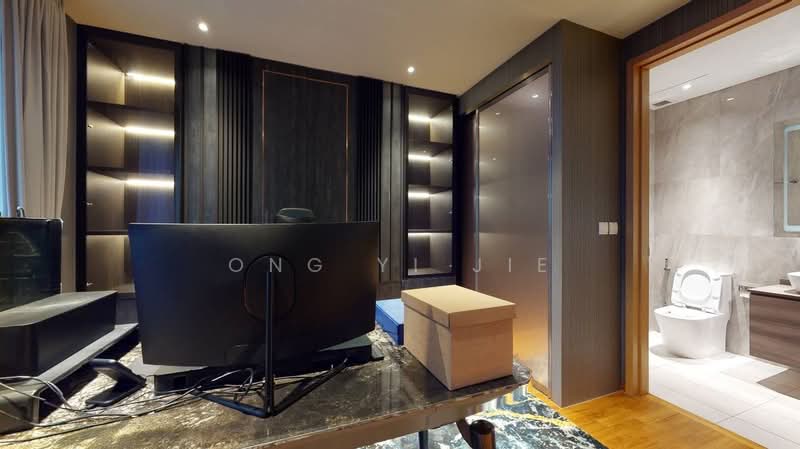 Move in condition ⭐️ 5 years old Terrace, , 4 Bedrooms, 5,000 sqft, Terraced House For Sale, by Ong Yi Jie, 500209900 - Study - PropertyGuru.com.sg