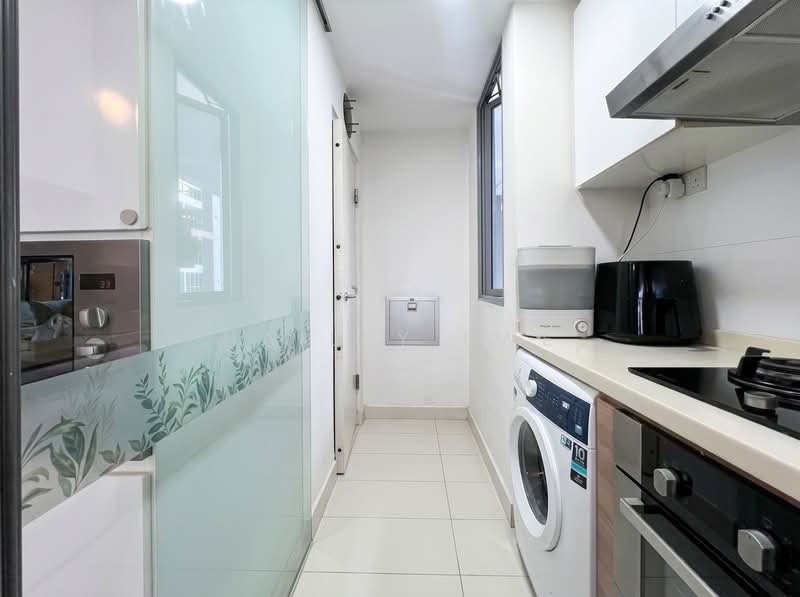 Seastrand, 1 Pasir Ris Link, 3 Bedrooms, 1,109 sqft, Condominium For Rent, by Hailey Ewe, 500209904 - Kitchen - PropertyGuru.com.sg