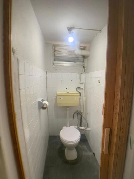 20 Chai Chee Road, 20 Chai Chee Road, Bedok / Upper East Coast, 2 Bedrooms, 700 sqft, HDB Flat For Rent, by Wayne Deng, 500209905 - Bathroom - PropertyGuru.com.sg