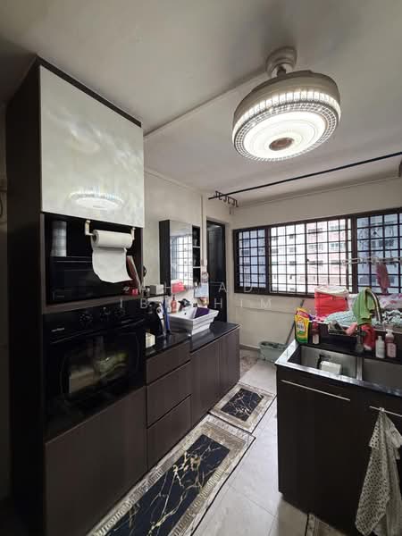 463 Jurong West Street 41, 463 Jurong West Street 41, 2 Bedrooms, 720 sqft, HDB Flat For Sale, by Ahmad Ibrahim, 500209911 - Kitchen - PropertyGuru.com.sg