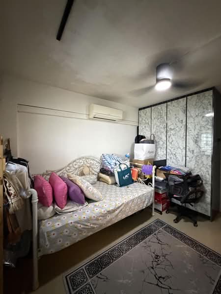 463 Jurong West Street 41, 463 Jurong West Street 41, 2 Bedrooms, 720 sqft, HDB Flat For Sale, by Ahmad Ibrahim, 500209911 - Bedroom - PropertyGuru.com.sg