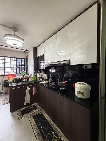 463 Jurong West Street 41, 463 Jurong West Street 41, 2 Bedrooms, 720 sqft, HDB Flat For Sale, by Ahmad Ibrahim, 500209911 - Kitchen - PropertyGuru.com.sg