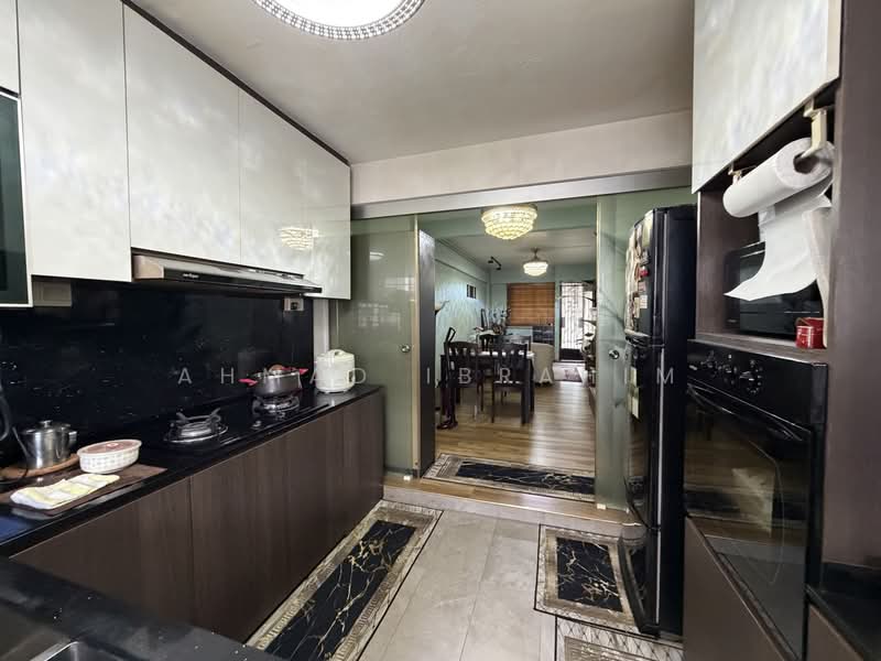 463 Jurong West Street 41, 463 Jurong West Street 41, 2 Bedrooms, 720 sqft, HDB Flat For Sale, by Ahmad Ibrahim, 500209911 - Kitchen - PropertyGuru.com.sg