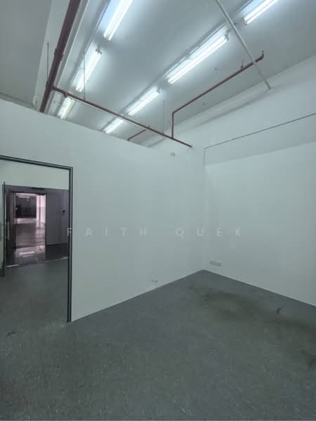Unity Centre, 51 Bukit Batok Crescent, 380 sqft, Light Industrial (B1) For Rent, by Faith Quek, 500209912 - CommercialGuru.com.sg