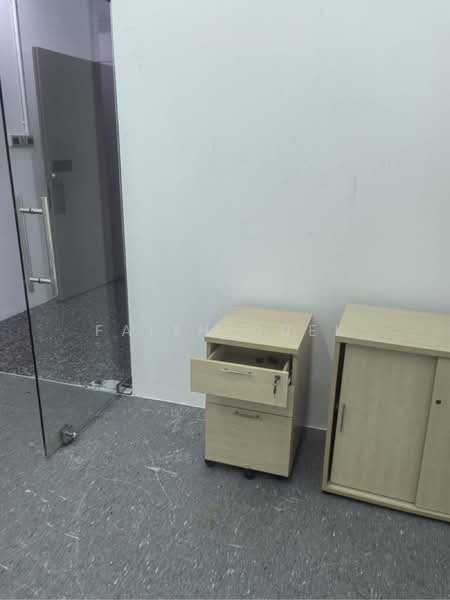Unity Centre, 51 Bukit Batok Crescent, 380 sqft, Light Industrial (B1) For Rent, by Faith Quek, 500209912 - CommercialGuru.com.sg