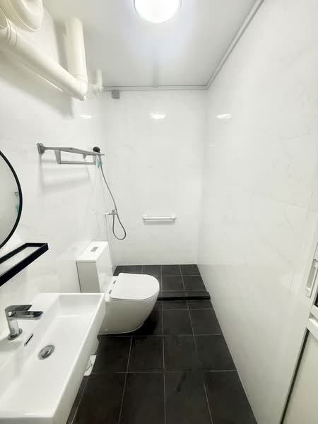 512 Serangoon North Avenue 4, 512 Serangoon North Avenue 4, 3 Bedrooms, 1,292 sqft, HDB Flat For Sale, by Zan Sim (沈瓒延), 500209953 - Bathroom - PropertyGuru.com.sg