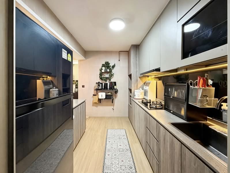355A Anchorvale Lane, 355A Anchorvale Lane, 3 Bedrooms, 1,001 sqft, HDB Flat For Sale, by Farihin ., 500209990 - Kitchen - PropertyGuru.com.sg