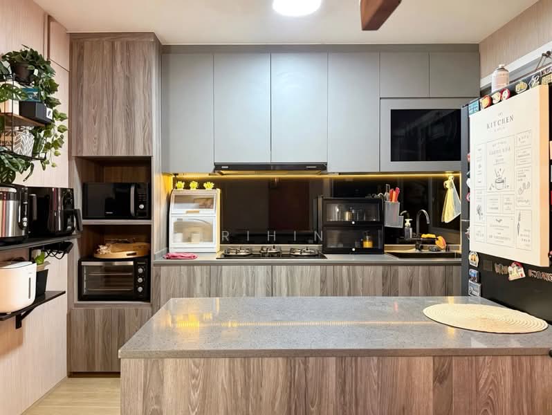 355A Anchorvale Lane, 355A Anchorvale Lane, 3 Bedrooms, 1,001 sqft, HDB Flat For Sale, by Farihin ., 500209990 - Kitchen - PropertyGuru.com.sg
