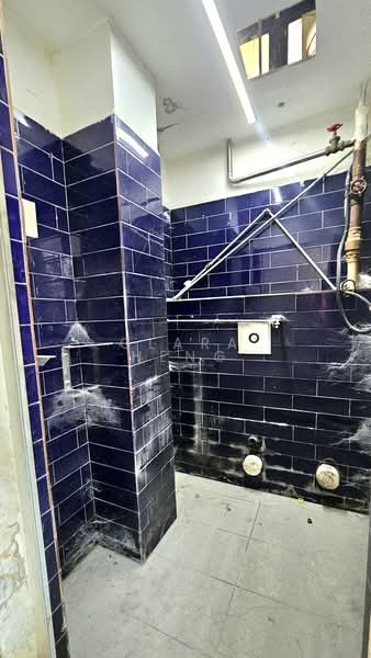 Single or 2-Storey Retail &/or F&B Shophouse. Good Visibility, P/Fitted, Ample Parking, Convenient!, Cheng San, Ang Mo Kio, 2,331 sqft, Shop / Shophouse For Rent, by Clara Heng, 500209991 - Interior - CommercialGuru.com.sg