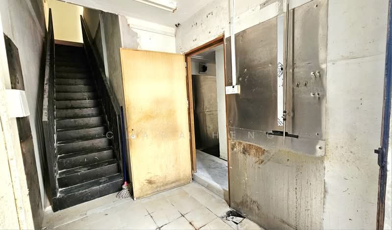Single or 2-Storey Retail &/or F&B Shophouse. Good Visibility, P/Fitted, Ample Parking, Convenient!, Cheng San, Ang Mo Kio, 2,331 sqft, Shop / Shophouse For Rent, by Clara Heng, 500209991 - Interior - CommercialGuru.com.sg