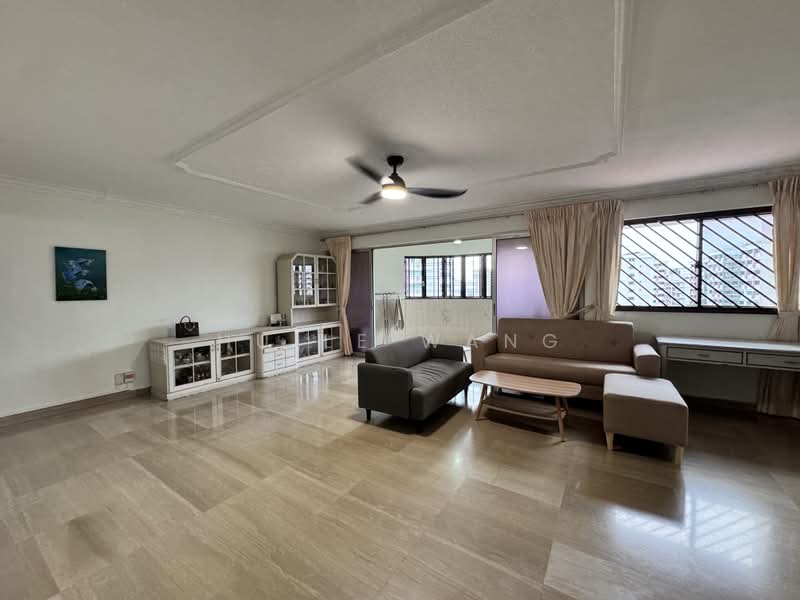655 Hougang Avenue 8, 655 Hougang Avenue 8, 3 Bedrooms, 1,292 sqft, HDB Flat For Sale, by Huile Wang, 500210002 - Living Room - PropertyGuru.com.sg