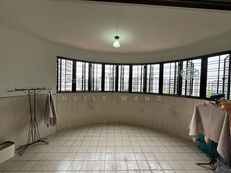 655 Hougang Avenue 8, 655 Hougang Avenue 8, 3 Bedrooms, 1,292 sqft, HDB Flat For Sale, by Huile Wang, 500210002 - Balcony - PropertyGuru.com.sg