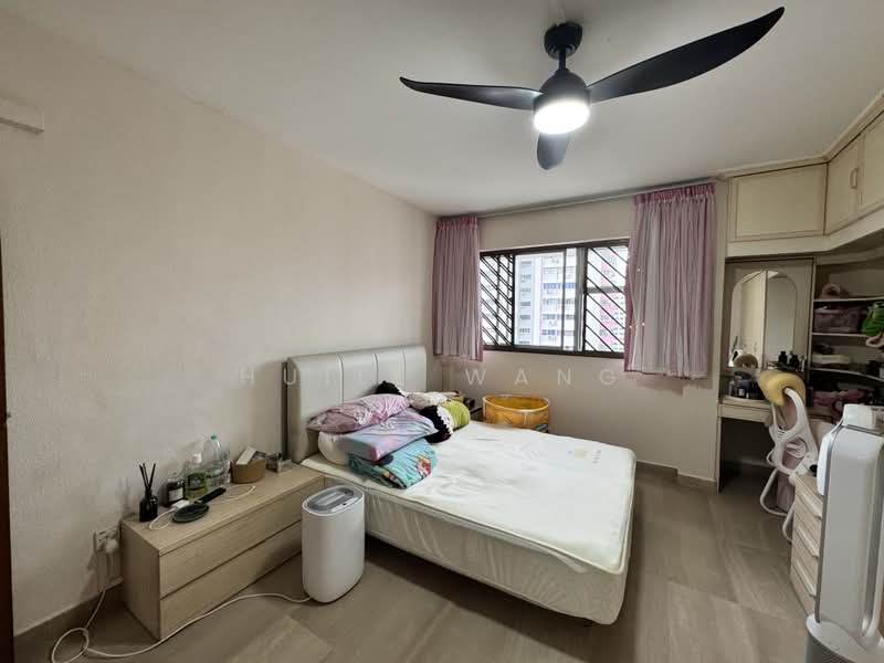 655 Hougang Avenue 8, 655 Hougang Avenue 8, 3 Bedrooms, 1,292 sqft, HDB Flat For Sale, by Huile Wang, 500210002 - Bedroom - PropertyGuru.com.sg