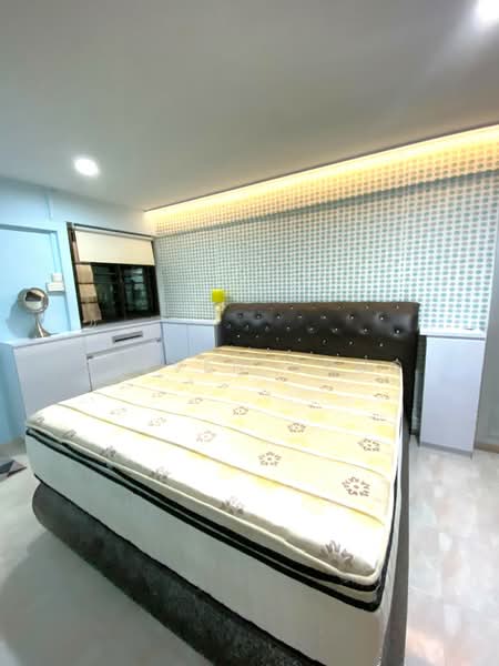 421 Ang Mo Kio Avenue 10, 421 Ang Mo Kio Avenue 10, 3 Bedrooms, 1,066 sqft, HDB Flat For Sale, by Steven Choo, 500210011 - Bedroom - PropertyGuru.com.sg