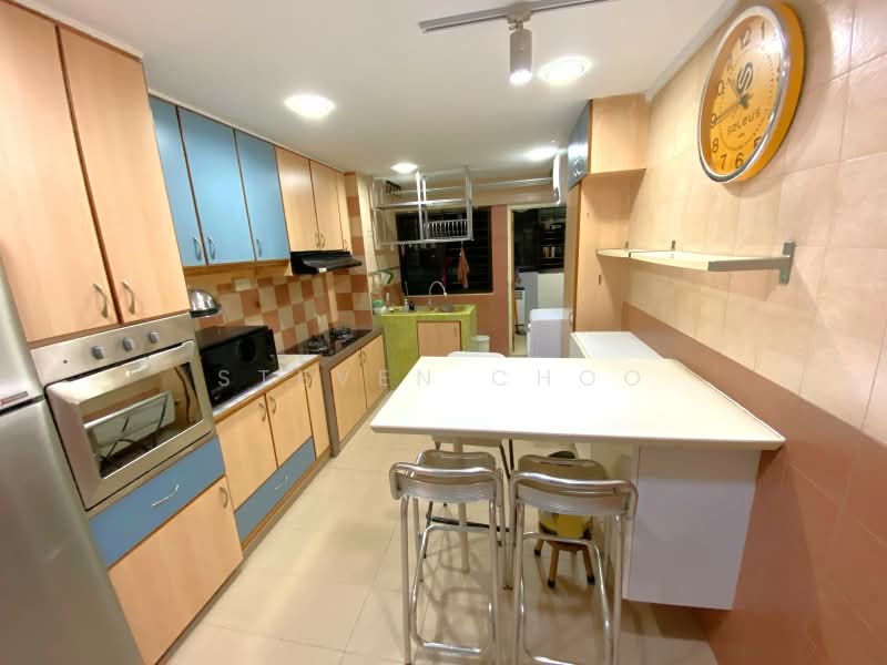421 Ang Mo Kio Avenue 10, 421 Ang Mo Kio Avenue 10, 3 Bedrooms, 1,066 sqft, HDB Flat For Sale, by Steven Choo, 500210011 - Kitchen - PropertyGuru.com.sg