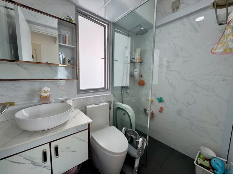 477A Upper Serangoon View, 477A Upper Serangoon View, 3 Bedrooms, 990 sqft, HDB Flat For Sale, by Elson Lee, 500210017 - Bathroom - PropertyGuru.com.sg
