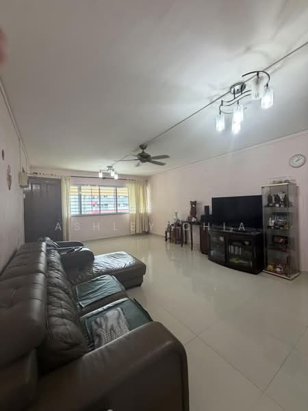 430 Jurong West Avenue 1, 430 Jurong West Avenue 1, 3 Bedrooms, 1,108 sqft, HDB Flat For Sale, by Ashley Chia, 500210018 - Living Room - PropertyGuru.com.sg