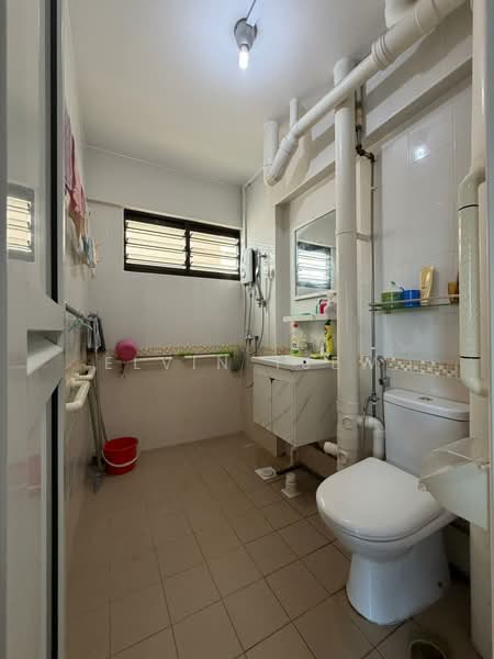 642 Rowell Road, 642 Rowell Road, 3 Bedrooms, 1,108 sqft, HDB Flat For Sale, by Elvin Tjew, 500210020 - Bathroom - PropertyGuru.com.sg
