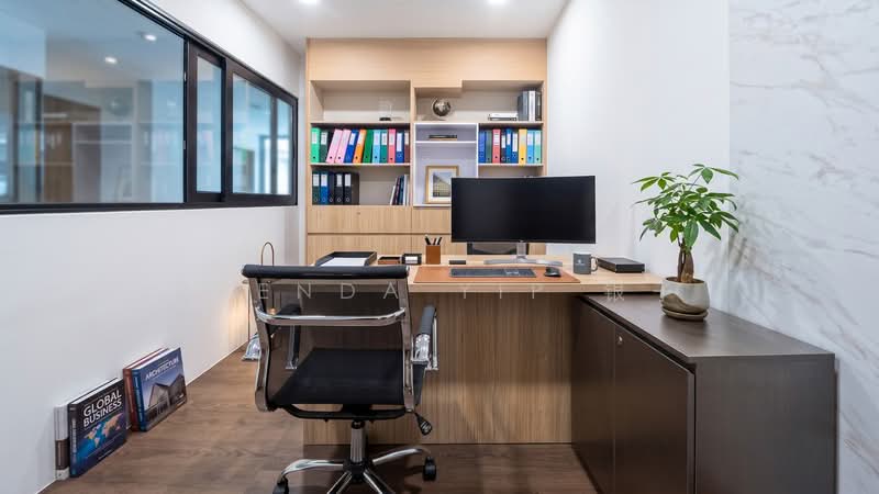 E9 Premium, 61 Woodlands Industrial Park E9, 6,990 sqft, Factory / Workshop (B2) For Sale, by Brenda Yip 银子, 500210022 - Manager room - CommercialGuru.com.sg
