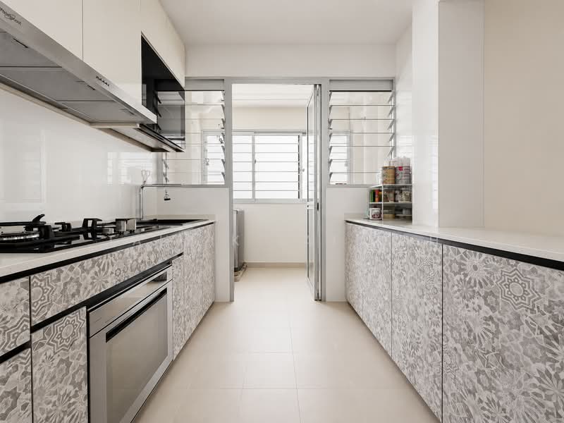 443D Bukit Batok West Avenue 8, 443D Bukit Batok West Avenue 8, 3 Bedrooms, 990 sqft, HDB Flat For Sale, by Taufik Batisah, 500210025 - Kitchen - PropertyGuru.com.sg