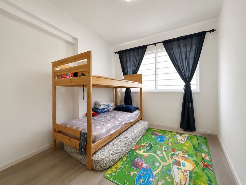 443D Bukit Batok West Avenue 8, 443D Bukit Batok West Avenue 8, 3 Bedrooms, 990 sqft, HDB Flat For Sale, by Taufik Batisah, 500210025 - Bedroom - PropertyGuru.com.sg