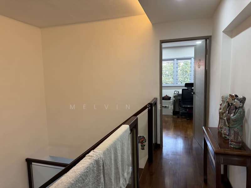 317 Serangoon Avenue 2, 317 Serangoon Avenue 2, 3 Bedrooms, 1,625 sqft, HDB Flat For Sale, by Melvin Seh, 500210027 - Corridor - PropertyGuru.com.sg
