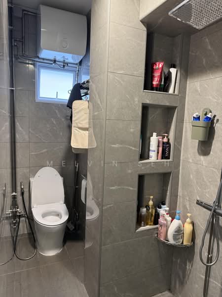 317 Serangoon Avenue 2, 317 Serangoon Avenue 2, 3 Bedrooms, 1,625 sqft, HDB Flat For Sale, by Melvin Seh, 500210027 - Bathroom - PropertyGuru.com.sg