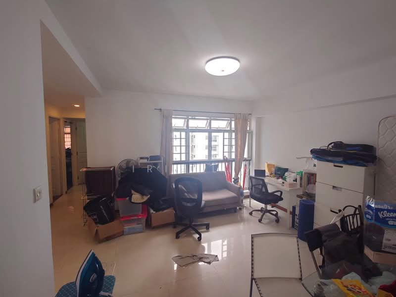 385 Bukit Batok West Avenue 5, 385 Bukit Batok West Avenue 5, 3 Bedrooms, 968 sqft, HDB Flat For Rent, by Iris Lim, 500210035 - Living Room - PropertyGuru.com.sg