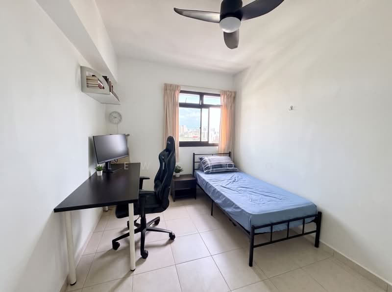 293 Bishan Street 22, 293 Bishan Street 22, 4 Bedrooms, 1,323 sqft, HDB Flat For Sale, by Lewis Tong, 500210053 - Bedroom 2 - PropertyGuru.com.sg