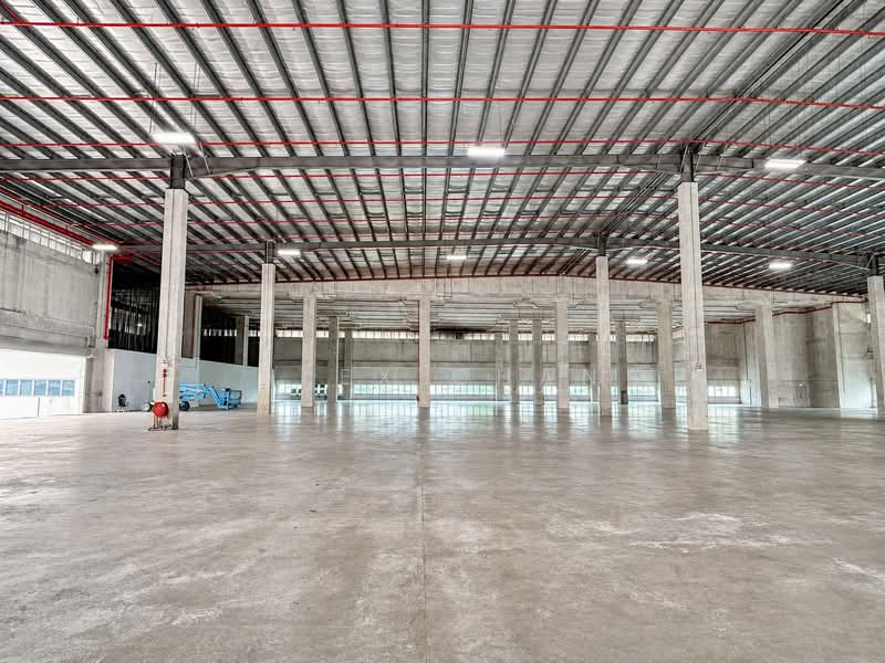 Cheap | Tuas | Near MRT | 11m Ceiling | Ramp Up | 1,000 Amp Power, Tuas, 57,000 sqft, Factory / Workshop (B2) For Rent, by Alex Chan, 500210078 - Interior - CommercialGuru.com.sg