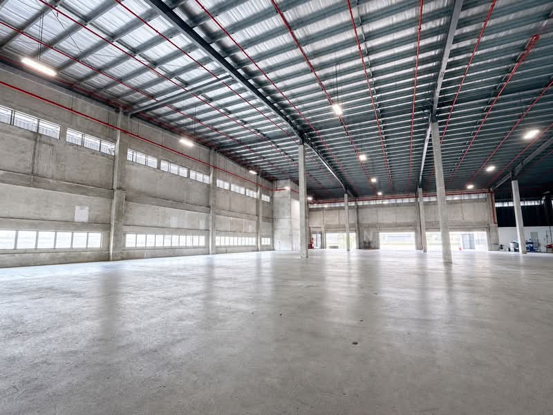 Cheap | Tuas | Near MRT | 11m Ceiling | Ramp Up | 1,000 Amp Power, Tuas, 57,000 sqft, Factory / Workshop (B2) For Rent, by Alex Chan, 500210078 - Interior - CommercialGuru.com.sg