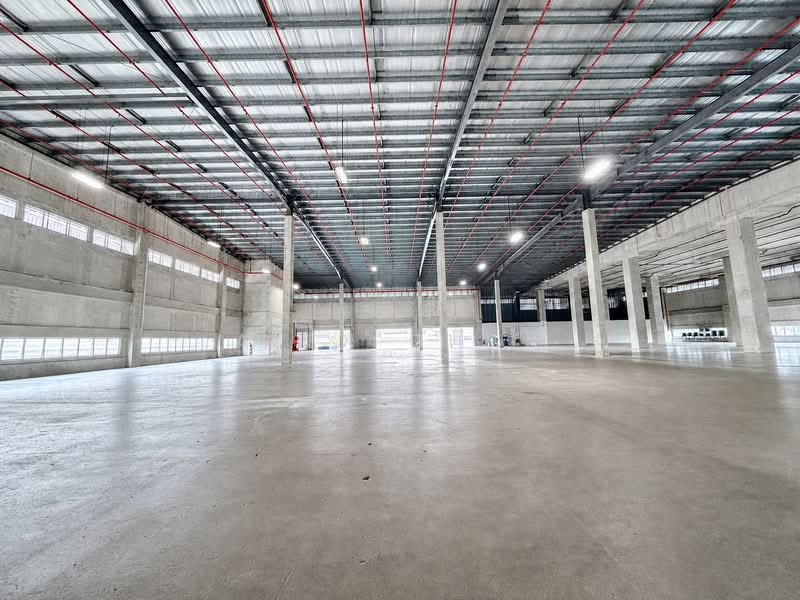 Cheap | Tuas | Near MRT | 11m Ceiling | Ramp Up | 1,000 Amp Power, Tuas, 57,000 sqft, Factory / Workshop (B2) For Rent, by Alex Chan, 500210078 - Interior - CommercialGuru.com.sg